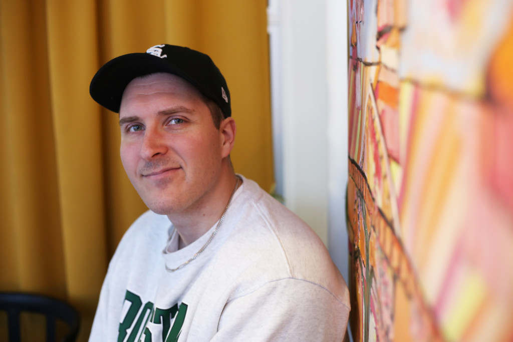 Juuso Köpi Kallio kahvilassa